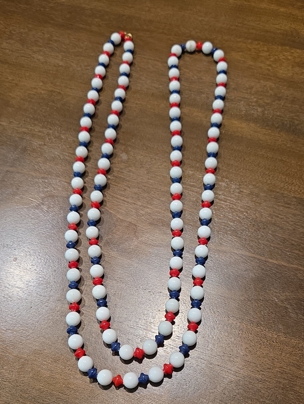 VINTAGE BEADED NECKLACE